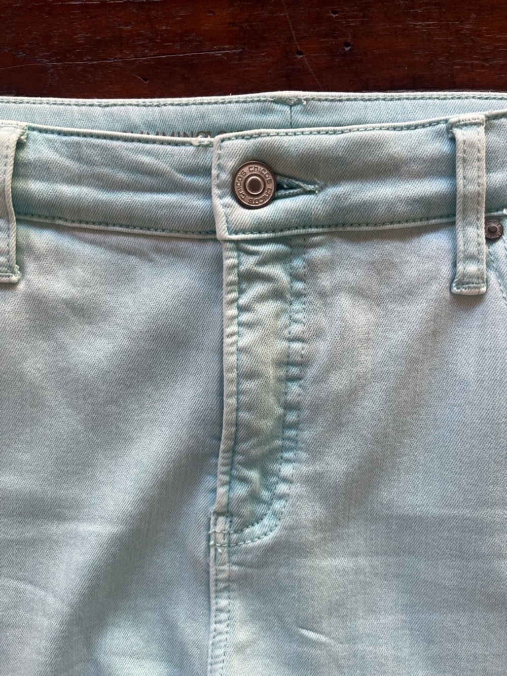 Chico’s NWOT So Slimming Girlfriend Crop Light Aqua Sz 1 - Picture 9 of 10